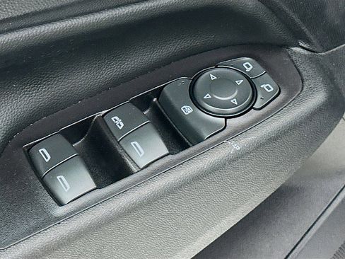 Used 2019 Chevrolet Equinox LT image 18