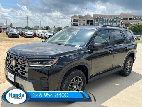 New 2026 Honda Pilot TrailSport image 3