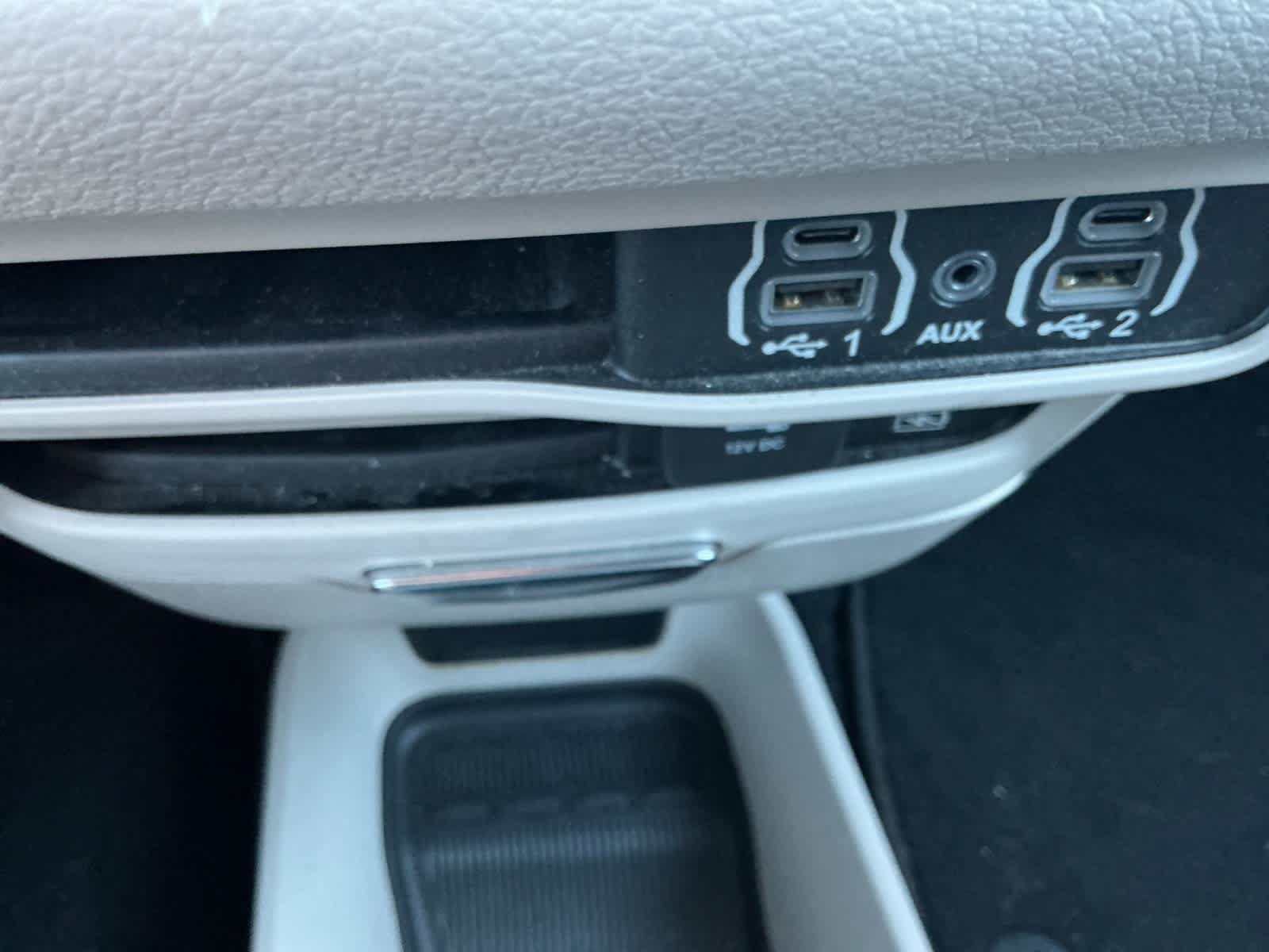 Used 2022 Chrysler Pacifica Touring-L FWD image 18