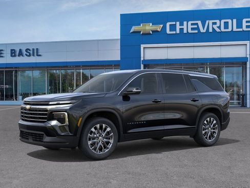 New 2026 Chevrolet Traverse LT w/ Sun and Wheel Package AWD/4WD image 2