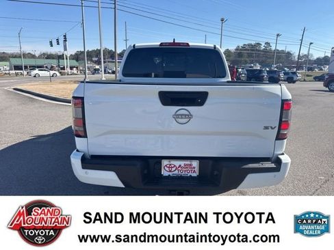 Used 2024 Nissan Frontier SV w/ SV Convenience Package image 4