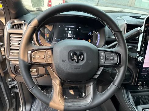 New 2026 RAM 3500 Limited AWD/4WD image 18