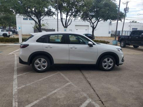 Used 2024 Honda HR-V LX image 7