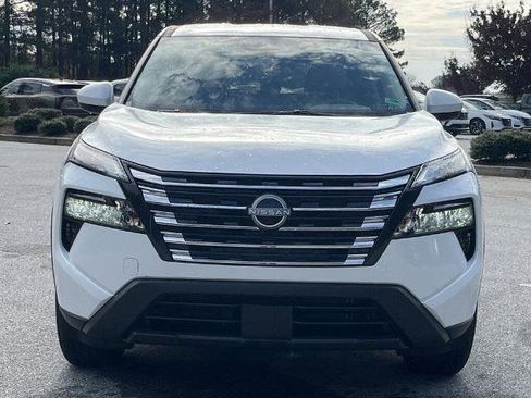 Certified 2025 Nissan Rogue SV image 28