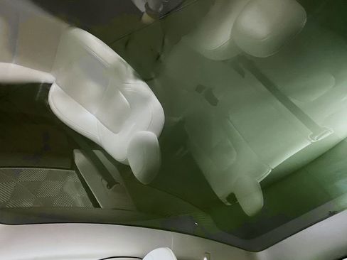 Used 2022 Tesla Model Y Performance image 23