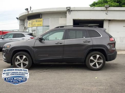 Used 2022 Jeep Cherokee Limited AWD/4WD image 4