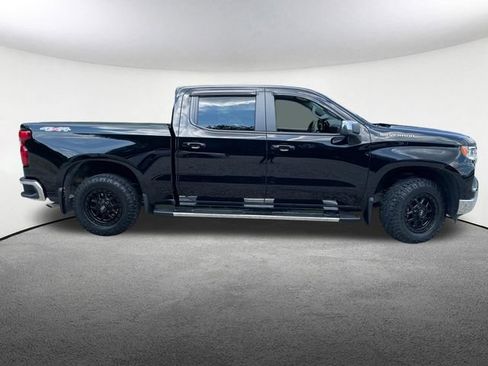 Used 2022 Chevrolet Silverado 1500 LT w/ Convenience Package II AWD/4WD image 17