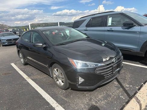 Used 2020 Hyundai Elantra SEL FWD image 2