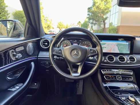 Used 2017 Mercedes-Benz E 400 4MATIC Wagon image 38