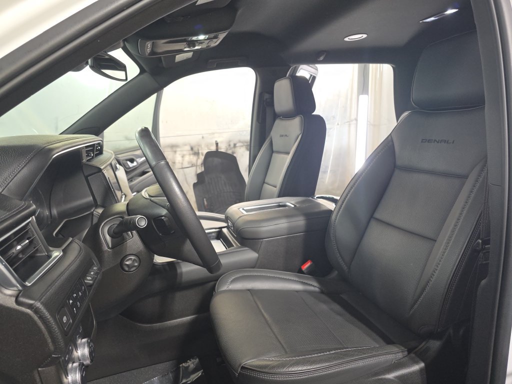 Used 2021 GMC Yukon Denali AWD/4WD image 18
