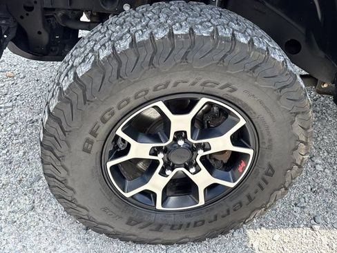 Used 2019 Jeep Wrangler Unlimited Rubicon AWD/4WD image 12