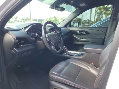 Used 2022 Chevrolet Traverse RS FWD image 18