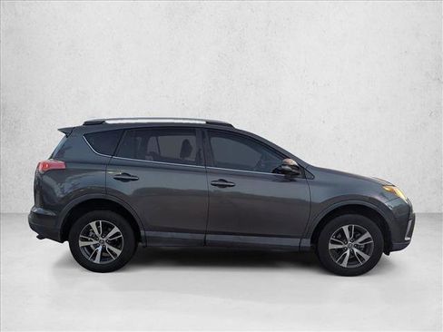 Used 2017 Toyota RAV4 XLE FWD image 4