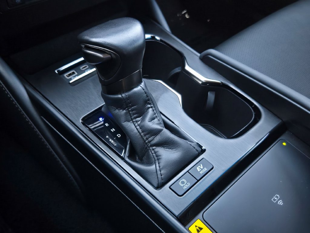 Used 2025 Lexus ES 300h w/ Premium Package FWD image 19