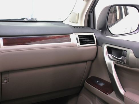 Used 2017 Lexus GX 460 Premium image 59