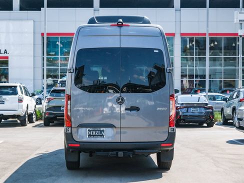 Used 2024 Mercedes-Benz Sprinter 2500 image 5