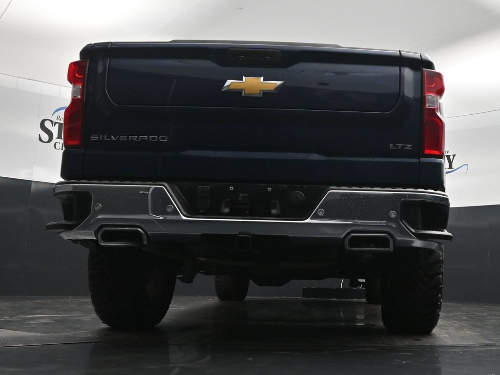 Used 2022 Chevrolet Silverado 1500 LTZ w/ LTZ Premium Package AWD/4WD image 31