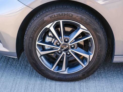 Used 2024 Kia Forte LXS FWD image 10