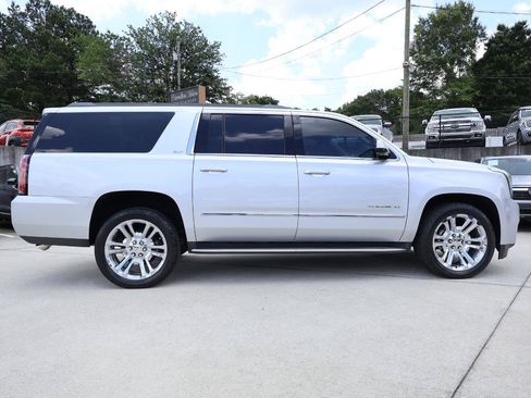 Used 2016 GMC Yukon XL SLT w/ Premium Edition RWD image 8