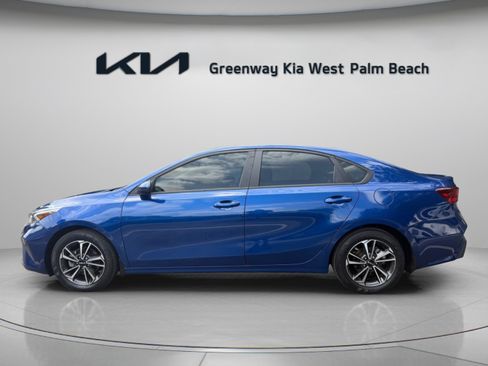 Certified 2024 Kia Forte LXS FWD image 4