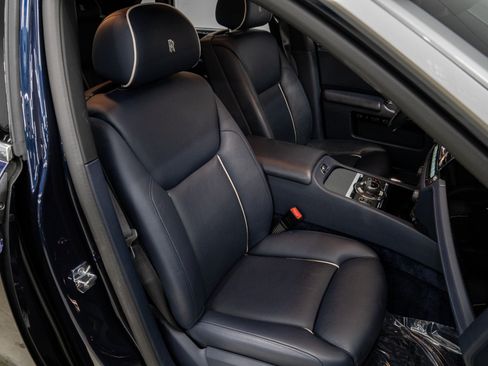 Used 2020 Rolls-Royce Ghost RWD image 21