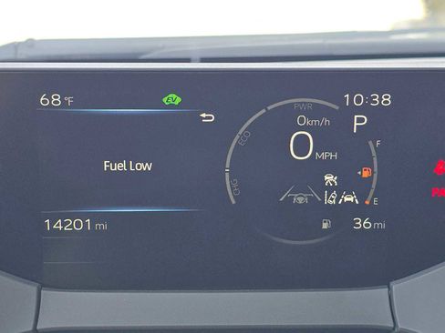 Used 2025 Toyota Prius XLE FWD image 25