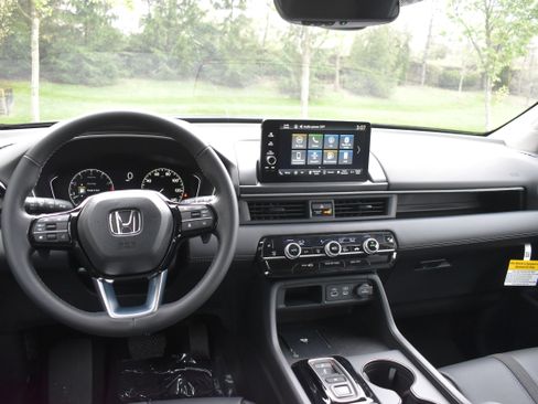 New 2025 Honda Pilot EX-L image 16