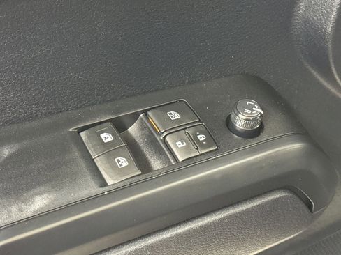 Used 2021 Toyota Tacoma SR image 19