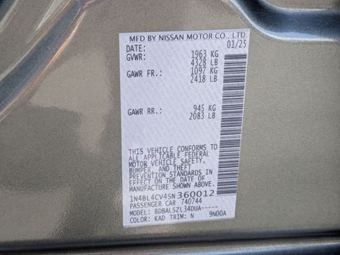 Used 2025 Nissan Altima 2.5 SR FWD image 36