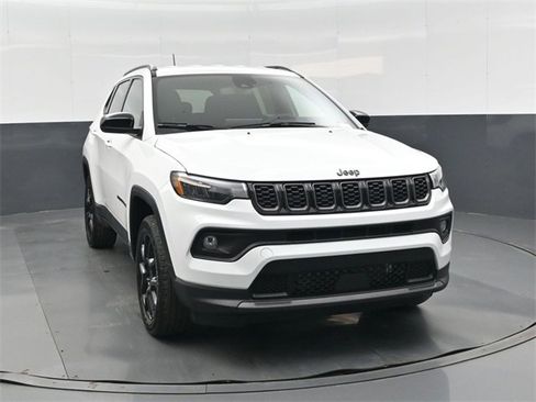 New 2026 Jeep Compass Latitude image 10