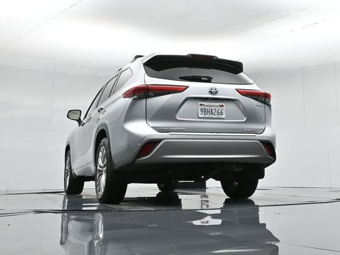 Used 2022 Toyota Highlander Platinum image 61