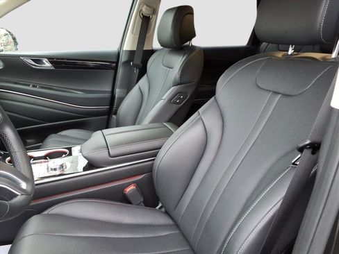 Used 2025 Genesis GV80 2.5T Standard image 11