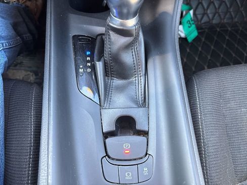 Used 2019 Toyota C-HR LE image 24