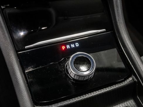 Used 2024 Jeep Grand Cherokee Laredo image 21