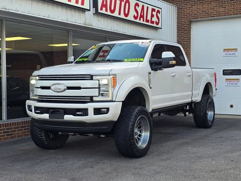 Used 2019 Ford F250 Platinum w/ Platinum Ultimate Package AWD/4WD image 6