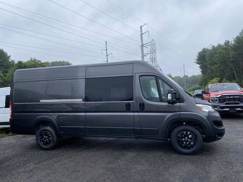 Used 2025 RAM ProMaster 3500 w/ Quick Order Package 22H SLT+ FWD image 2