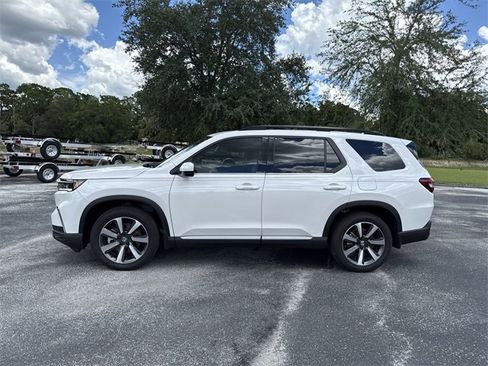 New 2025 Honda Pilot Touring image 8