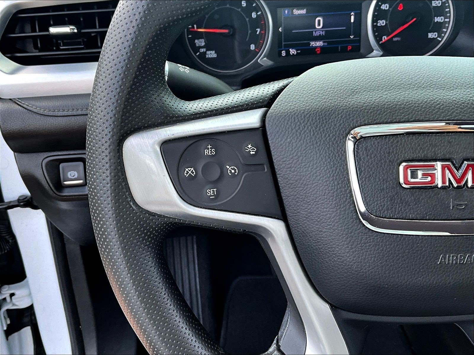Used 2022 GMC Acadia SLE w/ Driver Convenience Package FWD image 11