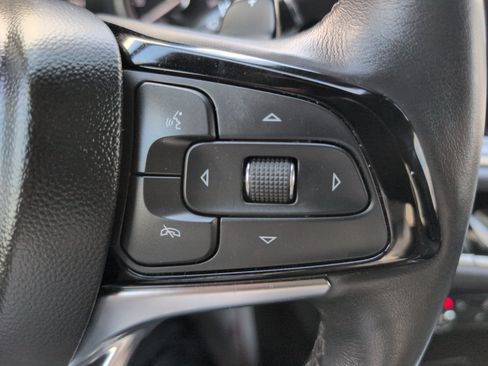 Used 2024 Buick Enclave Essence w/ Experience Buick Package FWD image 29