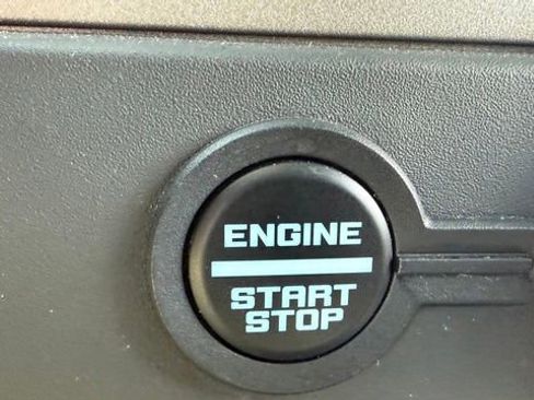 Used 2025 Ford Bronco Outer Banks AWD/4WD image 19