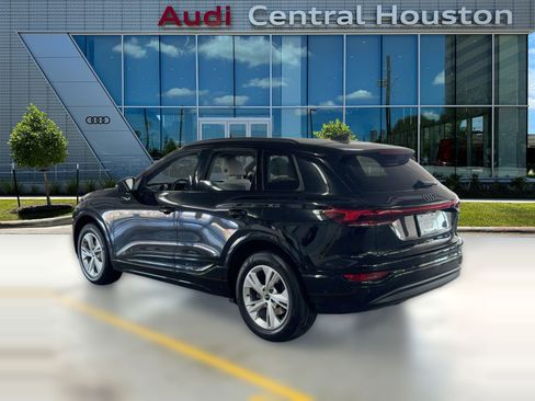 Used 2025 Audi Q6 e-tron Premium w/ Convenience Package image 3