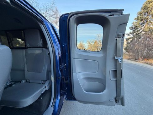 Used 2015 Toyota Tacoma 4x4 Access Cab V6 w/ TRD Sport Package image 15