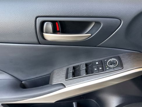 Used 2019 Lexus IS 300 F Sport w/ F Sport Package RWD image 12