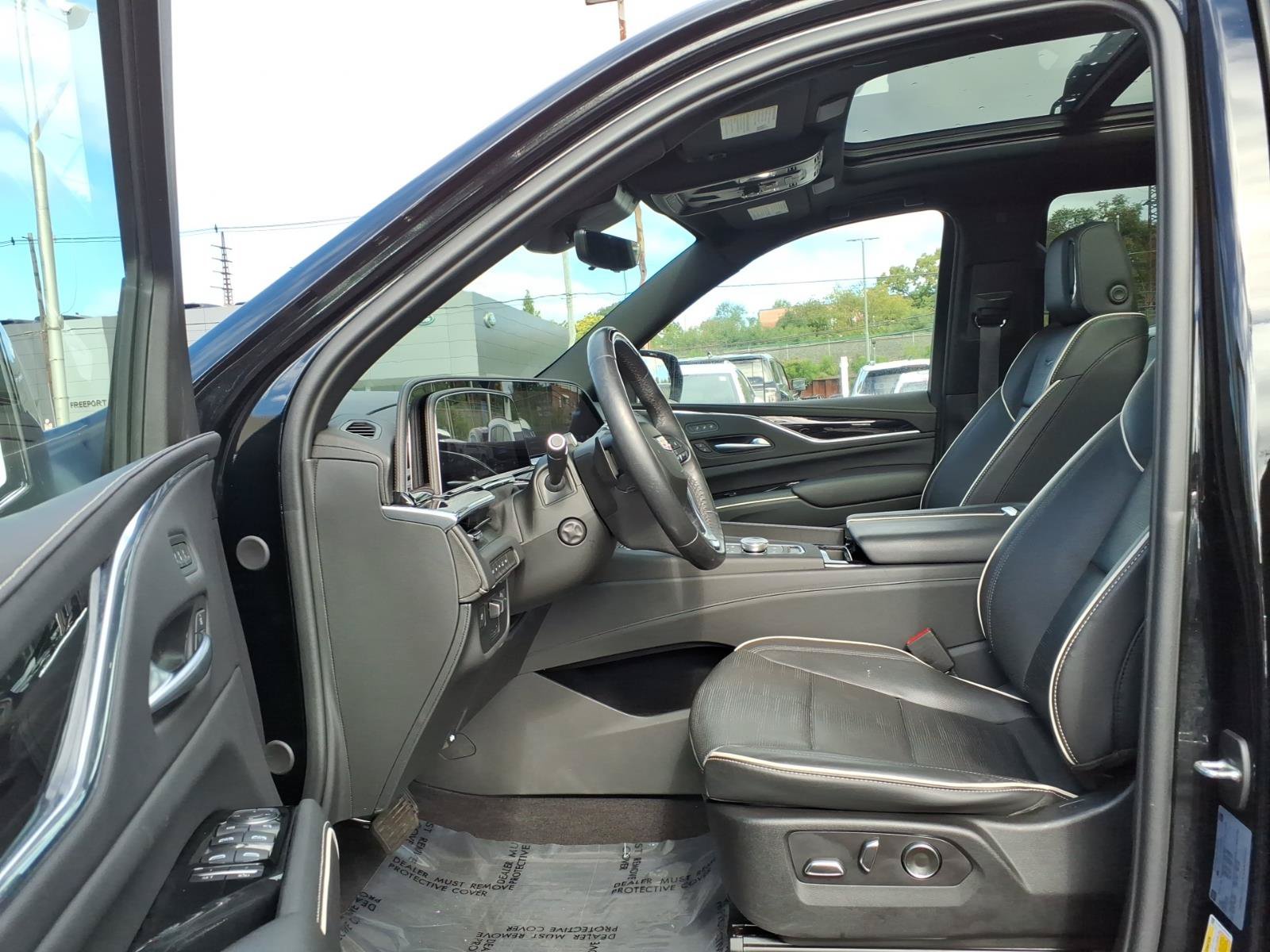 Certified 2023 Cadillac Escalade Sport w/ LPO, ONYX Package AWD/4WD image 23