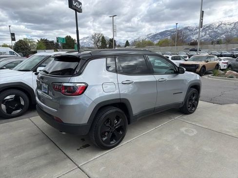 Used 2020 Jeep Compass Latitude AWD/4WD image 4