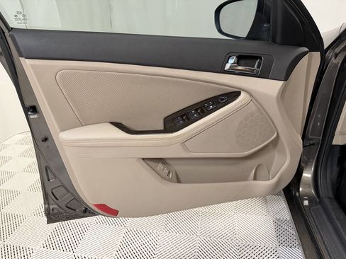 Used 2013 Kia Optima EX image 24