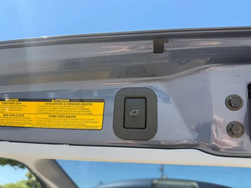 Used 2014 Toyota Sienna Limited w/ Limited Convenience Package FWD image 14