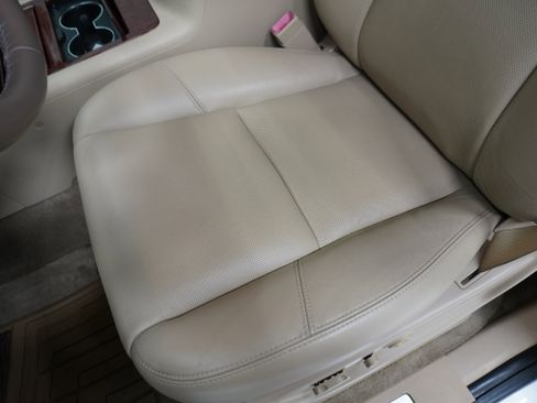 Used 2013 Chevrolet Avalanche LTZ image 10