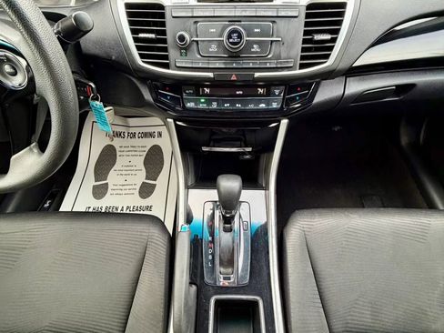 Used 2017 Honda Accord LX image 13