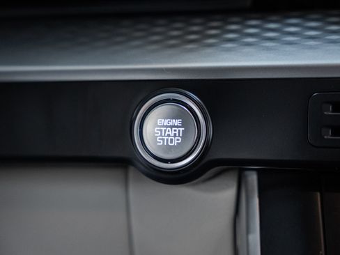 Used 2024 Kia Carnival LX image 29